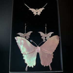 Lilás fehér pillangós ékszerszett - ruha & divat - hajdísz & hajcsat - hajdísz - Meska.hu