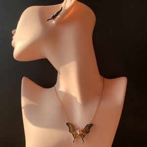 Narancs-fekete pillangós nyaklánc-fülbevaló szett - ékszer - ékszerszett - Meska.hu