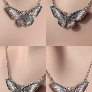 Ezüst-rózsaszín csillámos pillangós nyaklánc, Ékszer, Nyaklánc, Medálos nyaklánc, Ékszerkészítés, Fémmegmunkálás, MESKA