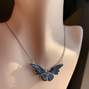 Ködös kék pillangós nyaklánc - ékszer - nyaklánc - medálos nyaklánc - Meska.hu