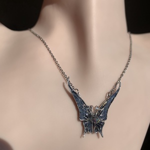 Ködös kék pillangós nyaklánc - ékszer - nyaklánc - medálos nyaklánc - Meska.hu