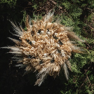 Aurelia Pampas Crown, Esküvő, Dekoráció, Helyszíni dekor, Virágkötés, MESKA