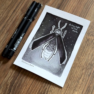 Eredeti, kézzel készült illusztráció - 2025 inktober - Szentjánosbogár, Művészet, Grafika & Illusztráció, Tus, Festészet, Fotó, grafika, rajz, illusztráció, MESKA