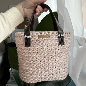 LIMITÁLT Pille Lia Mini horgolt táska, horgolt oldaltáska, kézitáska béléssel, belső zsebbel, rózsaszín- fehér - táska & tok - kézitáska & válltáska - válltáska - Meska.hu