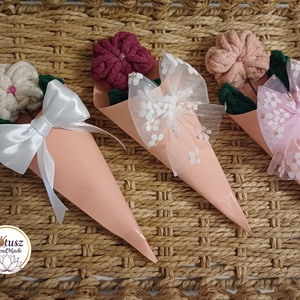 Horgolt virág  - otthon & életmód - virágdekoráció - virágdíszek - asztali virágdísz - Meska.hu