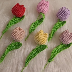 Horgolt tulipán - otthon & életmód - virágdekoráció - virágdíszek - dekor koszorúk, kopogtatók - Meska.hu