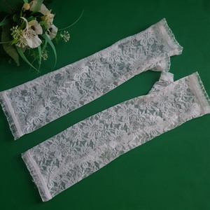 ESKÜVŐ KTY15 - 36cm-es hófehér menyasszonyi csipke kesztyű - esküvő - kiegészítők - menyasszonyi kesztyűk - Meska.hu
