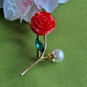 Kitűző, bross BRO24 - kinyílt piros bazsarózsa 35x50mm, Ékszer, Kitűző és Bross, Kitűző, , MESKA