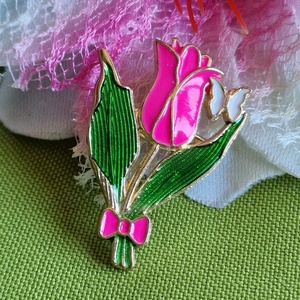 Kitűző, bross BRO361/B -  Tűzzzománcos tulipánt pillangóval 25x30mm - piros és pink, Ékszer, Kitűző és Bross, Kitűző, Ékszerkészítés, MESKA