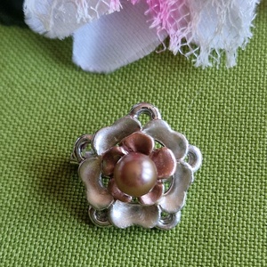 Kitűző, bross BRO375 - Mini gyöngyös virág melltű 19mm, Ékszer, Kitűző és Bross, Kitűző, Ékszerkészítés, MESKA