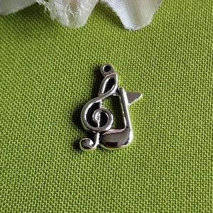 MED103 - Ezüst színű zenész medál 15x21mm  2. violinkulcs és hangjegy - Meska.hu