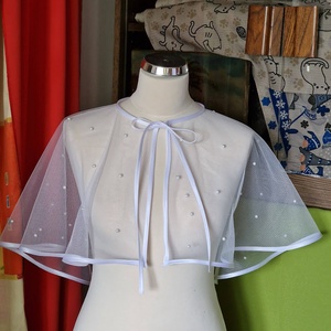 ESKÜVŐ BOL105 - Elegáns fehér színű szatén szélű gyöngyös pelerin, boleró, Esküvő, Kiegészítők, Bolero és válltakaró, Varrás, MESKA