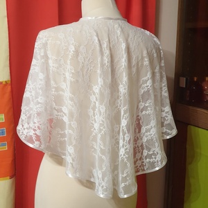 ESKÜVŐ BOL21 - Elegáns hófehér színű csipke boleró, pelerin - esküvő - kiegészítők - bolero és válltakaró - Meska.hu