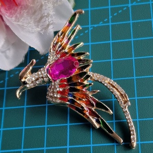 Kitűző, bross BRO253E - Strasszköves tűzzománcos PINK  FŐNIX  60x60mm - Meska.hu