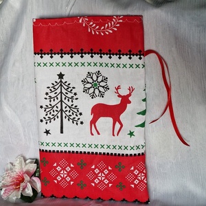 DCS50B - Karácsonyi fenyőfa, rénszarvas mintás mikulás zsák, textil ajándéktasak - piros, Karácsony, Karácsonyi ajándékozás, Karácsonyi ajándékcsomagolás, Varrás, MESKA