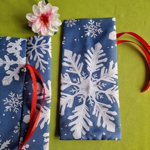 DCS121 - Hópehely mintás kék alapú textil ajándéktasak, mikulás zsák, bortartó, pezsgő csomagoló, Karácsony, Mikulás, Mikulás zsák, Varrás, MESKA