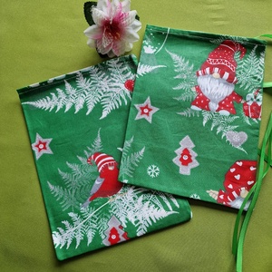 DCS127/128 - Manó és páfrány mintás mikulás zsák, textil ajándéktasak - piros és zöld alap - karácsony - karácsonyi ajándékozás - karácsonyi ajándékcsomagolás - Meska.hu