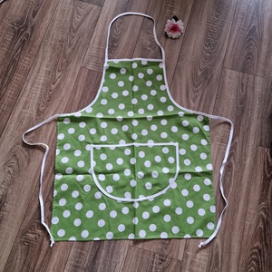 KTN01 - Eper mintás, pöttyös fodros gyerek pamut konyhai kötény és zöld pöttyös felnőtt kötény - otthon & életmód - konyhafelszerelés, tálalás - konyhai textil - kötény - Meska.hu
