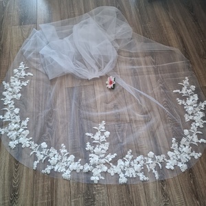 FTY141 - 1 rétegű, hímzett virágos, csipkés szélű FEHÉR, 3 méteres menyasszonyi fátyol  - Meska.hu