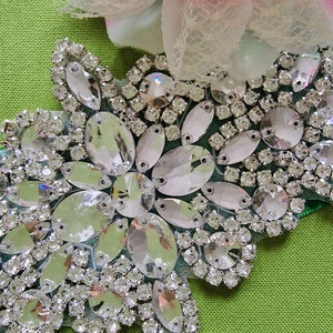 ESKÜVŐ MÖV27 � Kézzel varrt strasszköves menyasszonyi öv 25x10cm - esküvő - kiegészítők - öv & pánt - Meska.hu