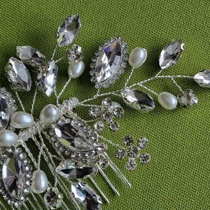 ESKÜVŐ HAD227 - Menyasszonyi strasszköves, gyöngyös virágos leveles hajfésű, hajdísz - esküvő - hajdísz - fésűs hajdísz - Meska.hu