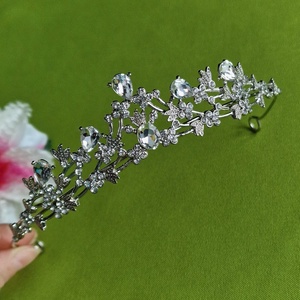 ESKÜVŐ HAD229 - Menyasszonyi kristályköves Tiara, hajpánt, hajdísz 30mm - esküvő - hajdísz - kontydísz & hajdísz - Meska.hu