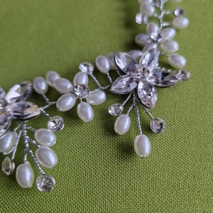 ESKÜVŐ HAD226 - Menyasszonyi kristályköves virágok, gyöngyös, dupla hajfésűs hajdísz - esküvő - hajdísz - fésűs hajdísz - Meska.hu