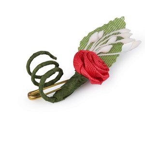 ESKÜVŐ BOK06,7,9,10,15 - Bokréta, kitűző szatén rózsával - fehér, ekrü, barack, piros, bordó - esküvő - kiegészítők - kitűző - Meska.hu