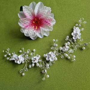 ESKÜVŐ HAD246 � Menyasszonyi gyöngyös, strasszos fehér virágos hajdísz - Meska.hu