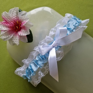 ESKÜVŐ HAK85 - 60mm-es kék, fehér masnis csipke Harisnyakötő, Combcsipke - Meska.hu