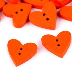RÖV20 - SZÍV alakú narancssárga színű fa gomb 18mm - Meska.hu