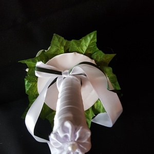 ESKÜVŐ MCS12 - 17x21cm-es Menyasszonyi csokor krém és gyöngyös fehér virágokból - esküvő - menyasszonyi- és dobócsokor - Meska.hu