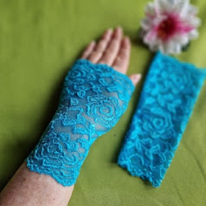 ESKÜVŐ KTY58 � 18cm-es ujjatlan türkizkék színű csipke kesztyű - Meska.hu