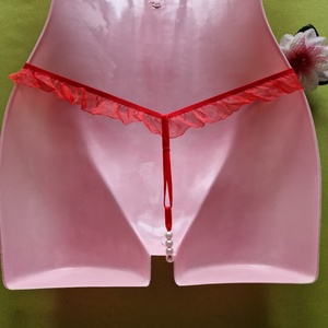 FEN87E - Női fehérnemű - Piros rózsa levelek, gyöngyös G-string tanga bugyi - ruha & divat - női ruha - fürdőruha & fehérnemű - Meska.hu