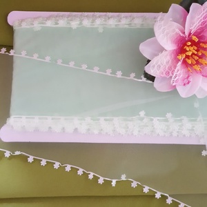100SZK24 - 100mm-es organza szalag kivágott szatén virággal - halvány zöld - Meska.hu