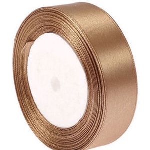 25SZS77 - 25mm-es szatén szalag � kávé barna 77., Kellékek & szerszámok, Méteráru, Dekorációs alapanyag, , MESKA