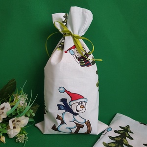 Fenyőfa és hóember mintás mikulás zsák, textil ajándéktasak - Meska.hu
