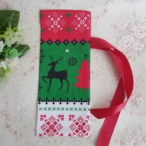 Karácsonyi fenyőfa, rénszarvas mintás zsák, textil ajándéktasak borokhoz   - karácsony - karácsonyi ajándékozás - karácsonyi ajándékcsomagolás - Meska.hu