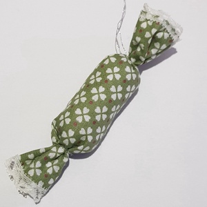 Textil szaloncukor, lóhere mintás karácsonyfadísz, karácsonyi dekoráció, Karácsony, Karácsonyi lakásdekoráció, Karácsonyfadíszek, Varrás, MESKA