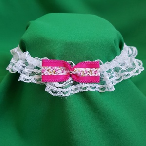 Hófehér csipkés, pink masnis menyasszonyi harisnyakötő, combcsipke, Esküvő, Kiegészítők, Harisnyatartó & Valami kék, Varrás, MESKA