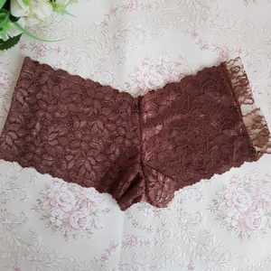 XL-2XL / 48-50-es méretű, egyedi készítésű francia csipke bugyi, fehérnemű - ruha & divat - női ruha - fürdőruha & fehérnemű - Meska.hu