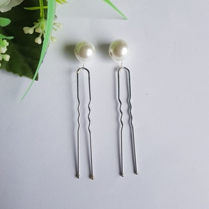 Fehér gyöngyös menyasszonyi hajtű, drótos hajdísz, Esküvő, Hajdísz, Hajtű, Ékszerkészítés, MESKA