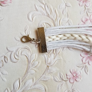 Fehér műbőr karkötő fém díszekkel - galamb, LOVE, szív - ékszer - karkötő - fonott karkötő - Meska.hu