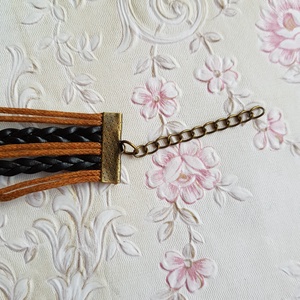 Barna-fekete műbőr karkötő fém díszekkel - végtelen jel, szárnyas koponya, DREAM - ékszer - karkötő - fonott karkötő - Meska.hu Barna-fekete műbőr karkötő fém díszekkel - végtelen jel, szárnyas koponya, DREAM - ékszer - karkötő - fonott karkötő - Meska.hu