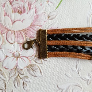 Barna-fekete műbőr karkötő fém díszekkel - végtelen jel, szárnyas koponya, DREAM - ékszer - karkötő - fonott karkötő - Meska.hu Barna-fekete műbőr karkötő fém díszekkel - végtelen jel, szárnyas koponya, DREAM - ékszer - karkötő - fonott karkötő - Meska.hu