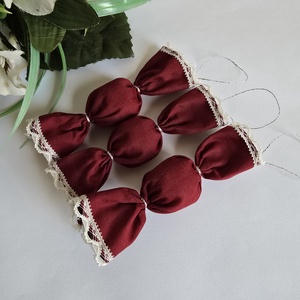 Bordó színű textil szaloncukor karácsonyfadísz, karácsonyi dekoráció - karácsony - karácsonyi lakásdekoráció - karácsonyfadíszek - Meska.hu