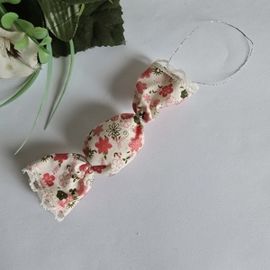 Rózsaszín virág mintás textil szaloncukor karácsonyfadísz, karácsonyi dekoráció, Karácsony, Karácsonyi lakásdekoráció, Karácsonyfadíszek, Varrás, MESKA