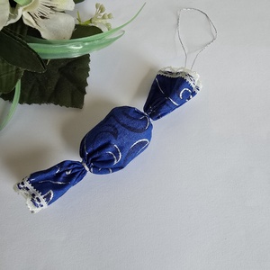 Királykék színű textil szaloncukor karácsonyfadísz, karácsonyi dekoráció, Karácsony, Karácsonyi lakásdekoráció, Karácsonyfadíszek, Varrás, MESKA