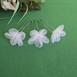 Áttetsző gyöngyös, fehér színű tüll virágos hajtű, hajdísz, Esküvő, Hajdísz, Hajtű, , MESKA