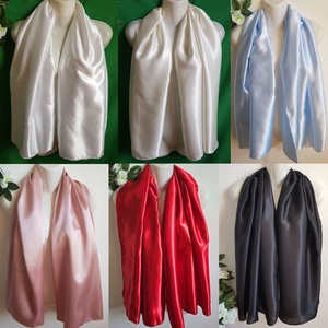 Fekete színű szatén sál, kendő, vállkendő, stóla - esküvő - kiegészítők - bolero és válltakaró - Meska.hu